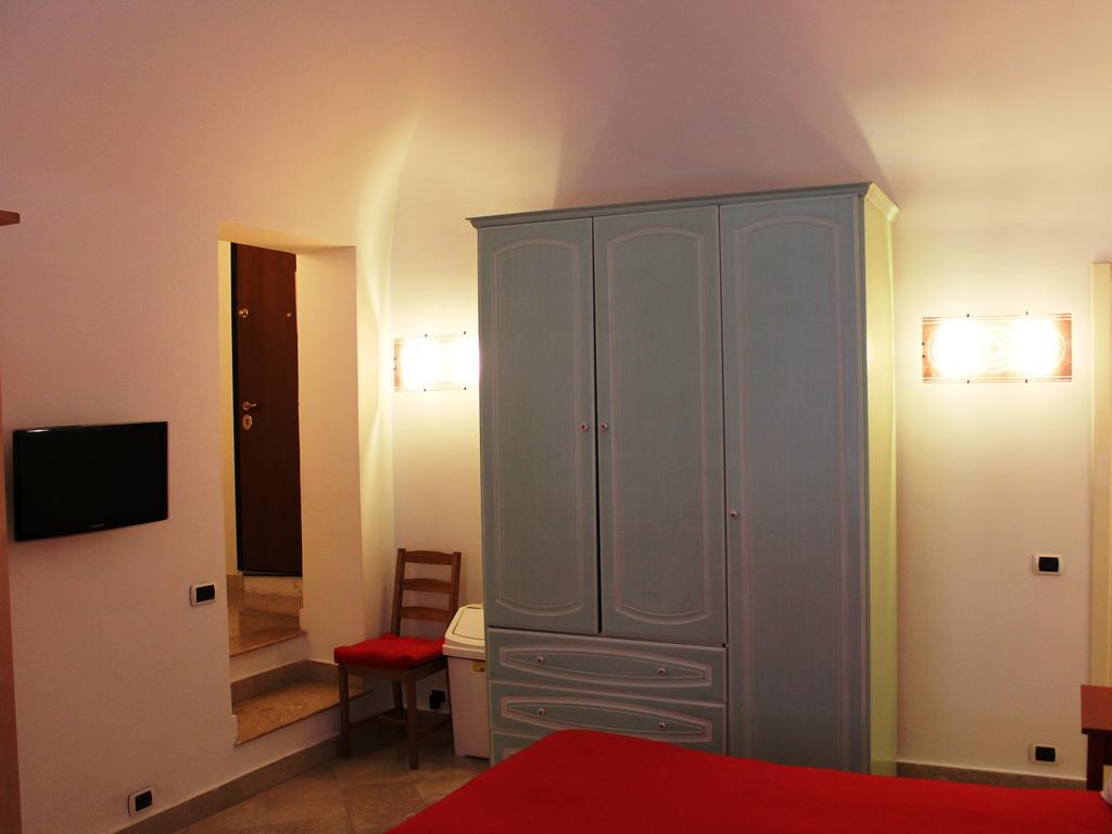 Hella Ibernesi 23 Fori Imperiali Inn, New Gestion! Rome Ruang foto