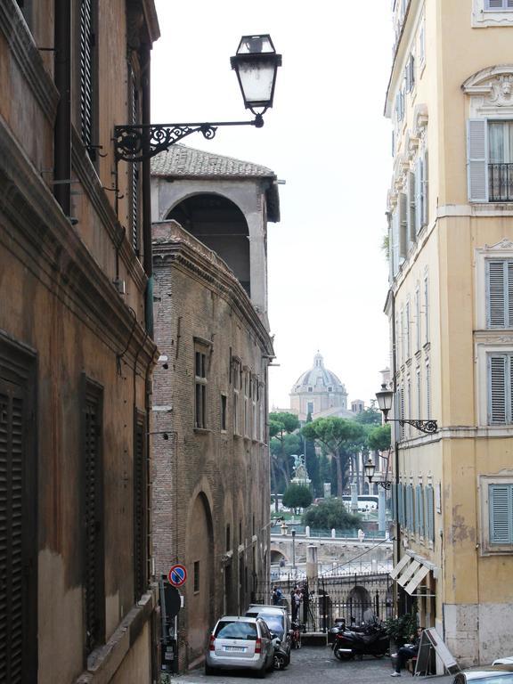 Hella Ibernesi 23 Fori Imperiali Inn, New Gestion! Rome Ruang foto